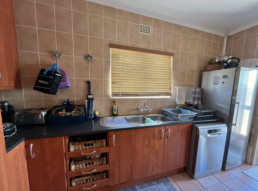 6 Bedroom Property for Sale in Zevendal Western Cape